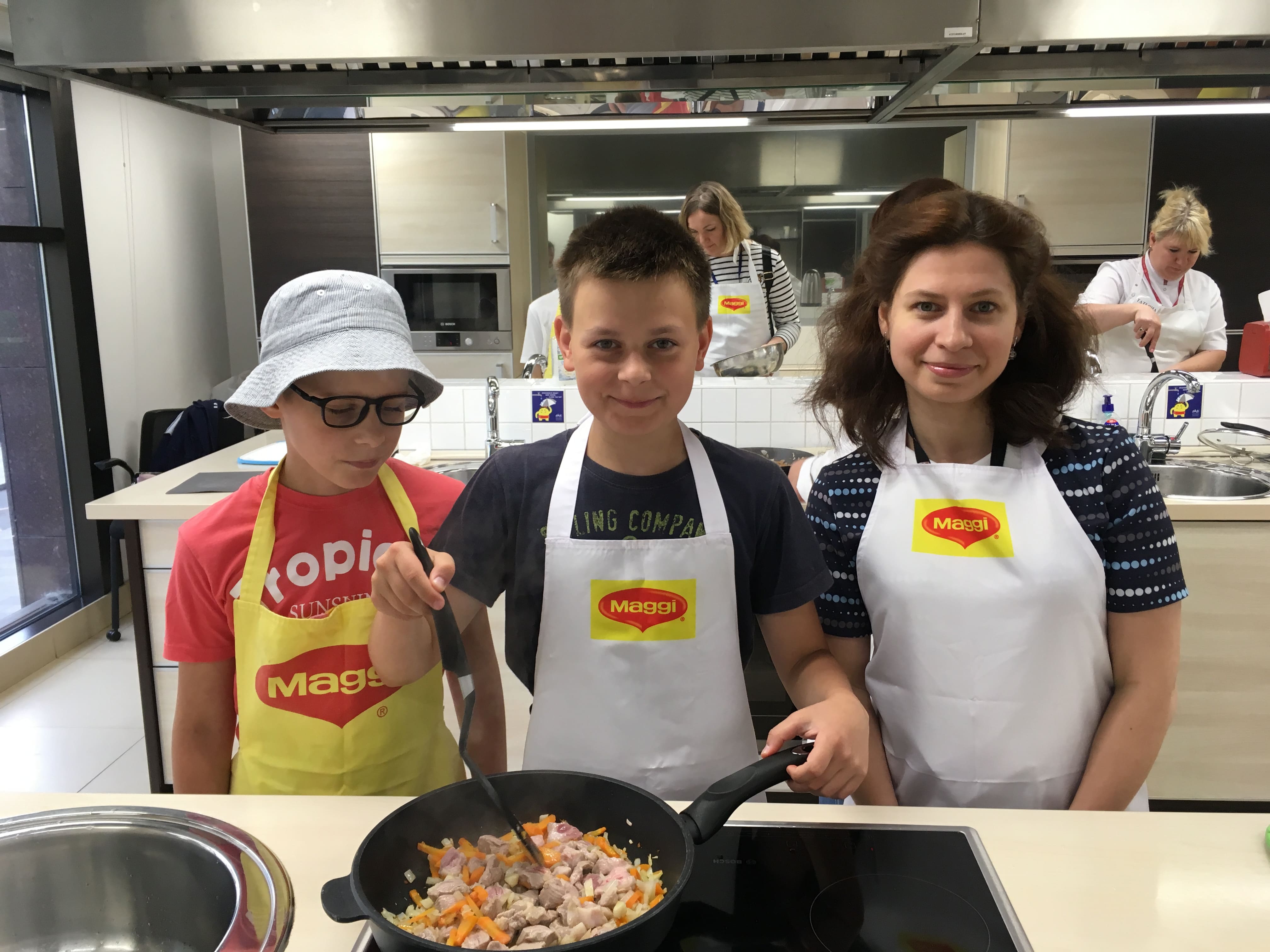 Компания «Нестле» провела кулинарный мастер-класс для Клуба добряков