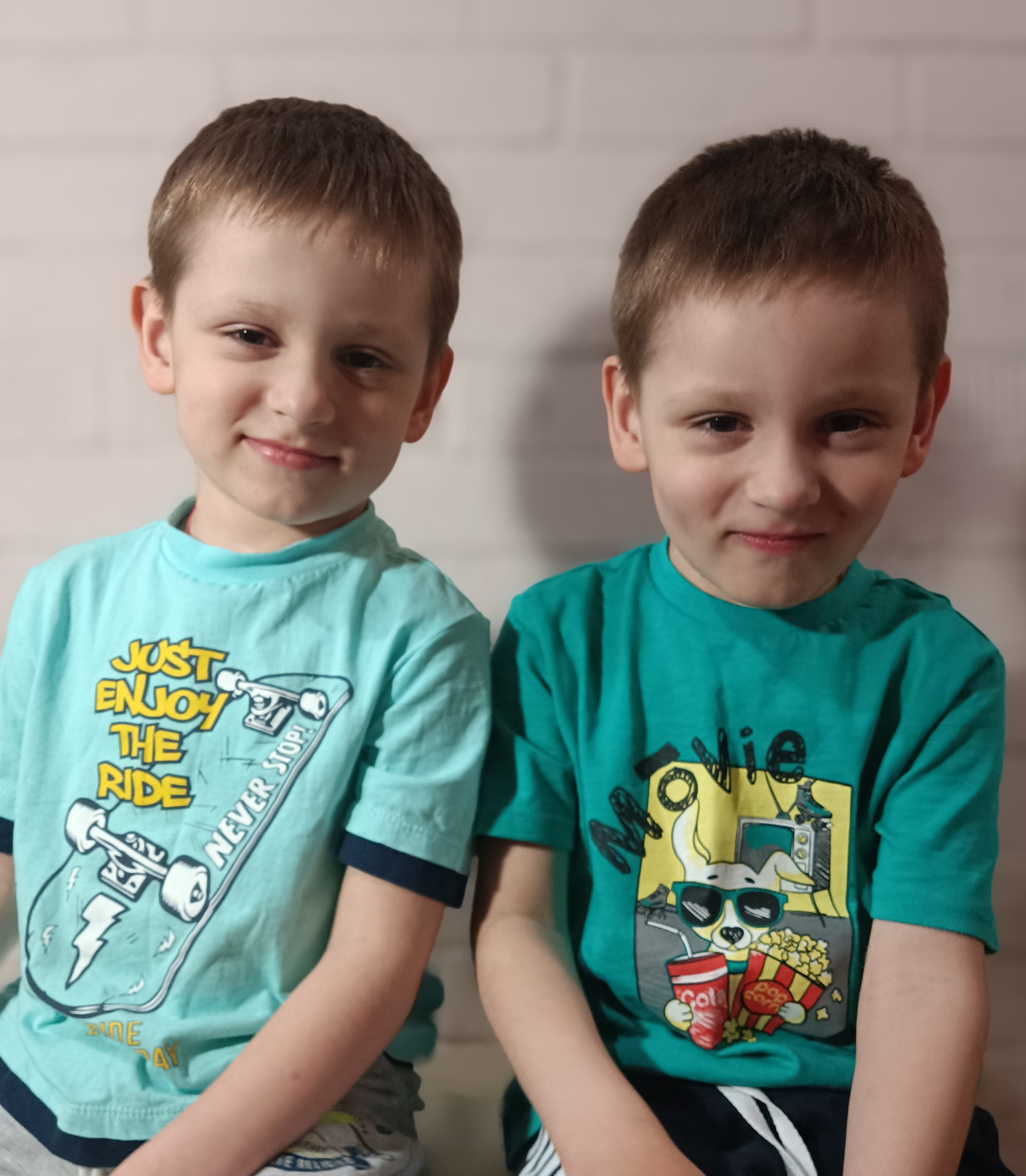 Илья и Тимофей Гришковы