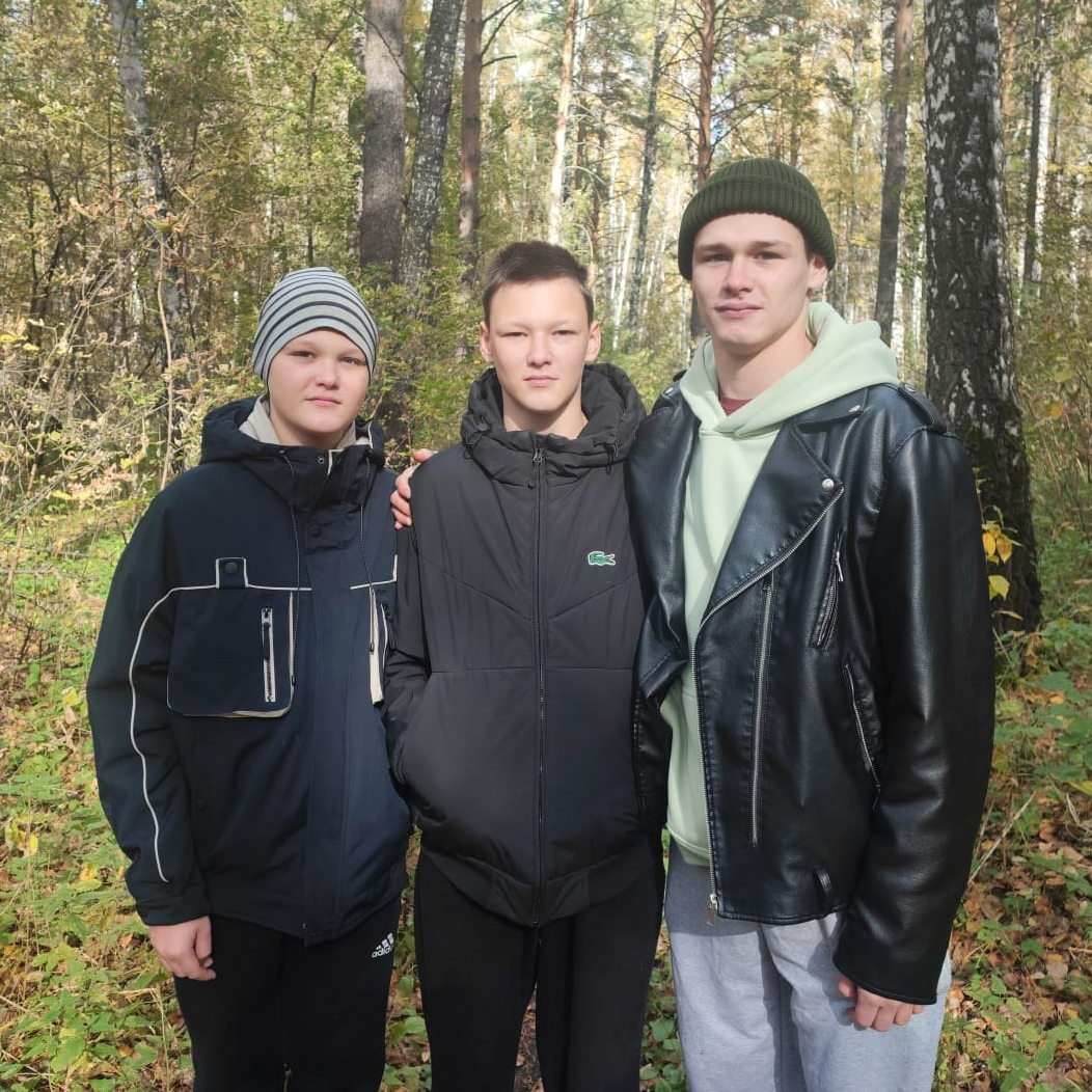 Дмитрий, Иван, Виктор Шишкины